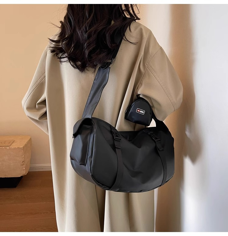 Waterproof sports bag, large capacity