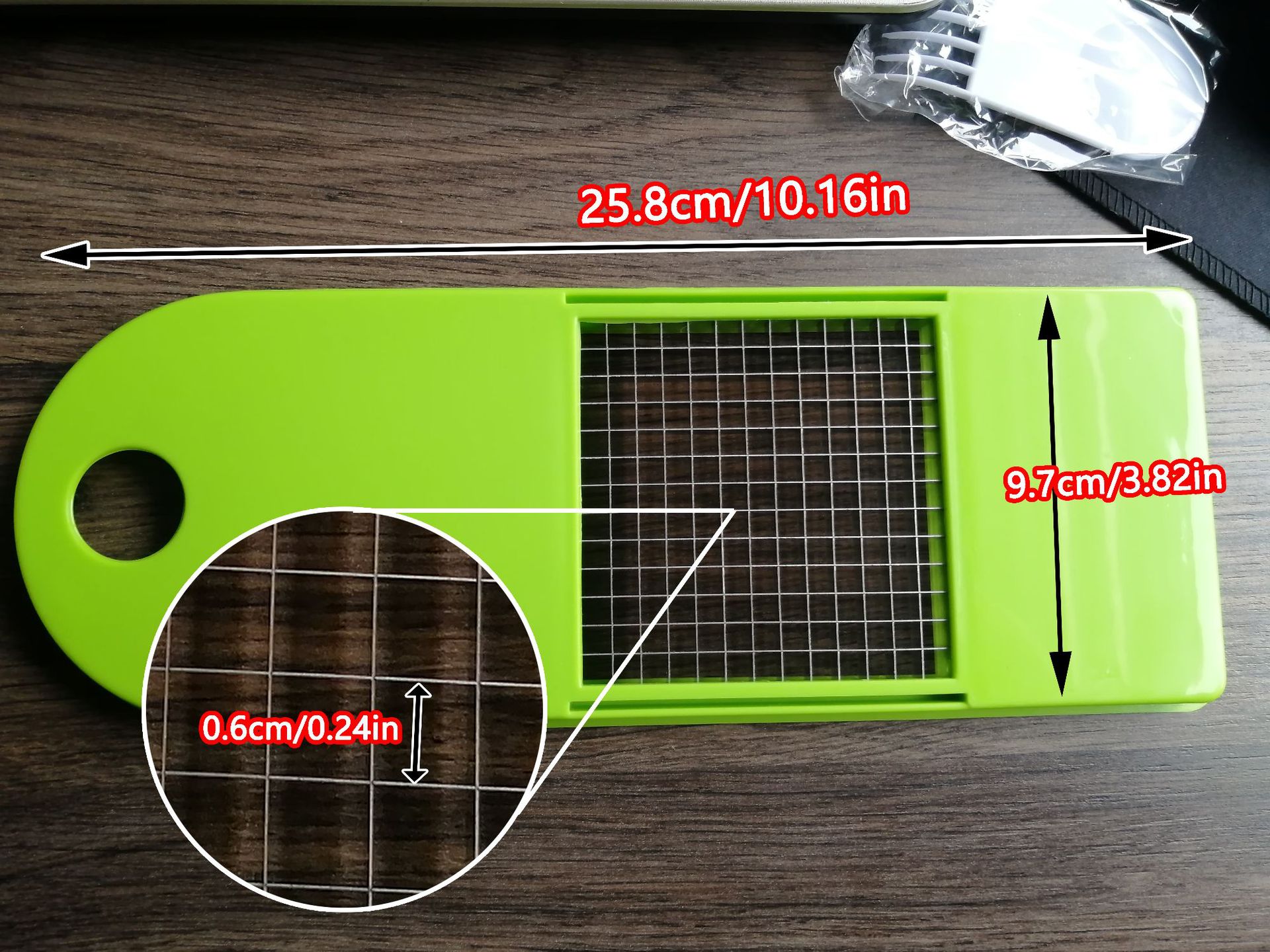 Multifunctional vegetable chopper, manual press-type for potatoes and onions