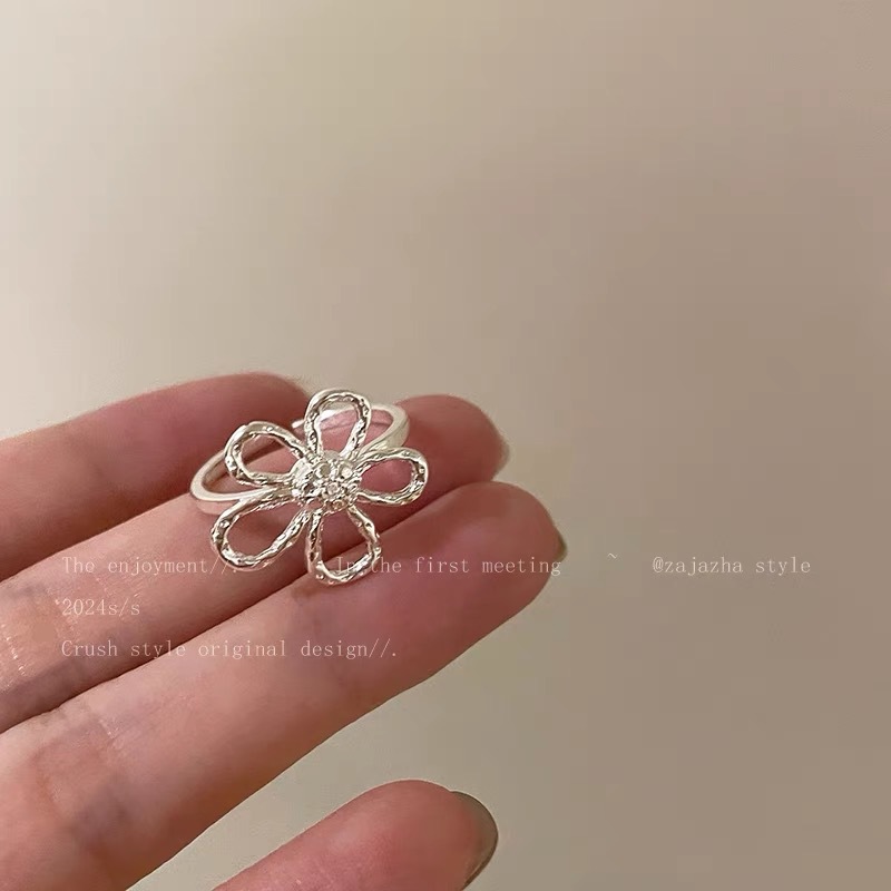 Openwork flower ring, vintage French style