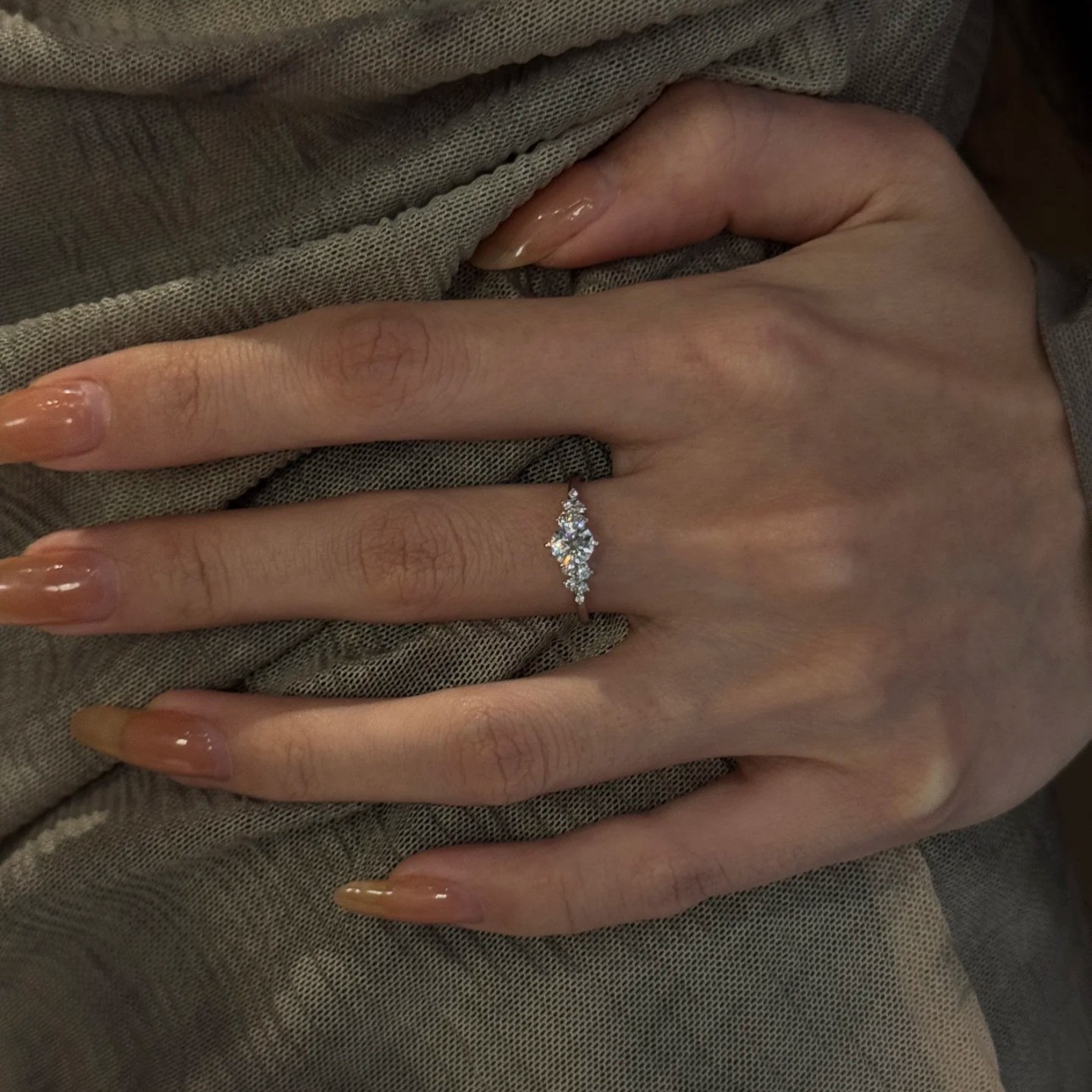 S925 sterling silver zircon ring, classic sparkling design