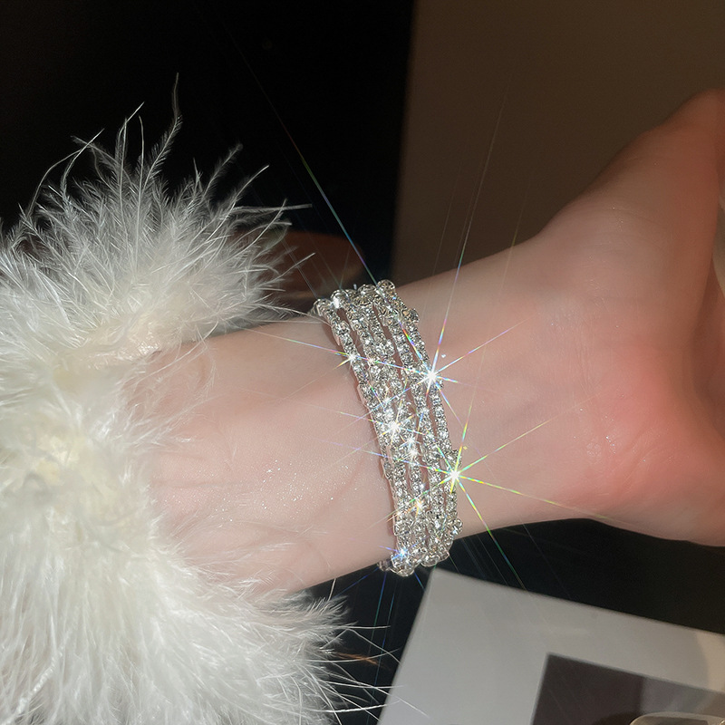 Artificial pearl multilayer rhinestone stretch bracelet