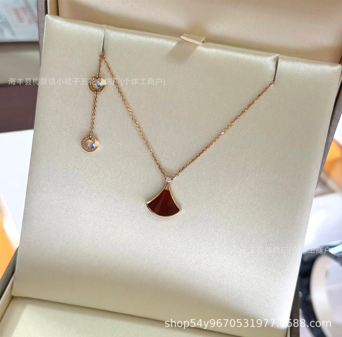 V Jinbao Necklace, White Mother-of-Pearl, 18K Rose Gold Plated, CNC Carved
