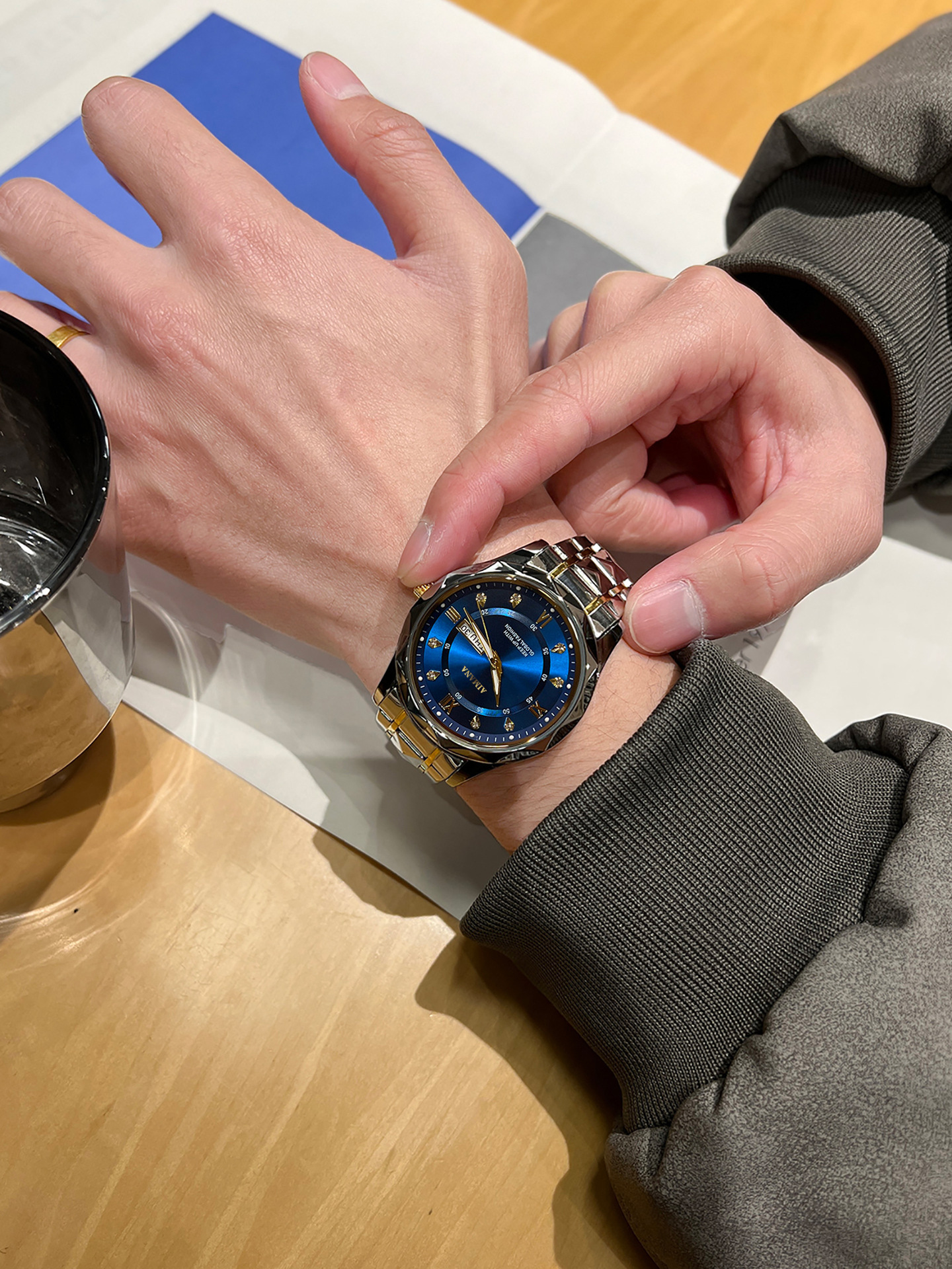 Herrenuhr, wasserdicht, Doppelkalender