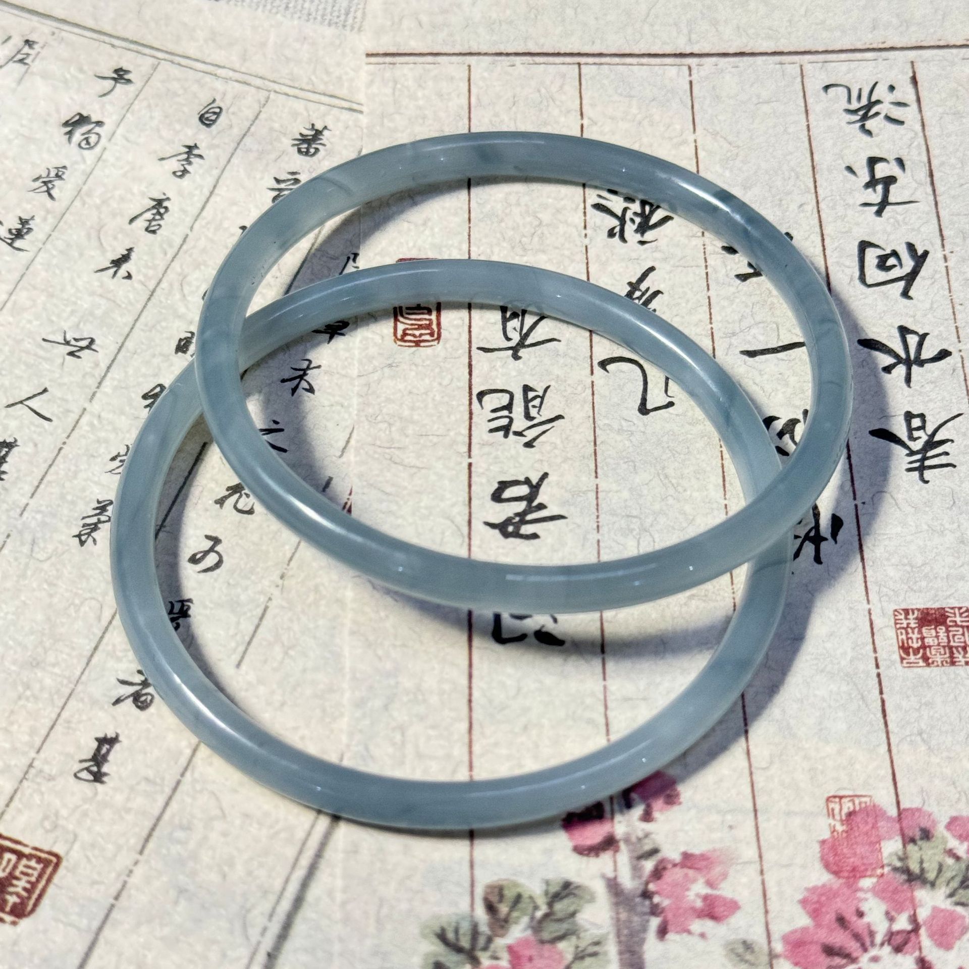 Tianshan emerald jade bangle, ice glutinous type, floating flower pattern