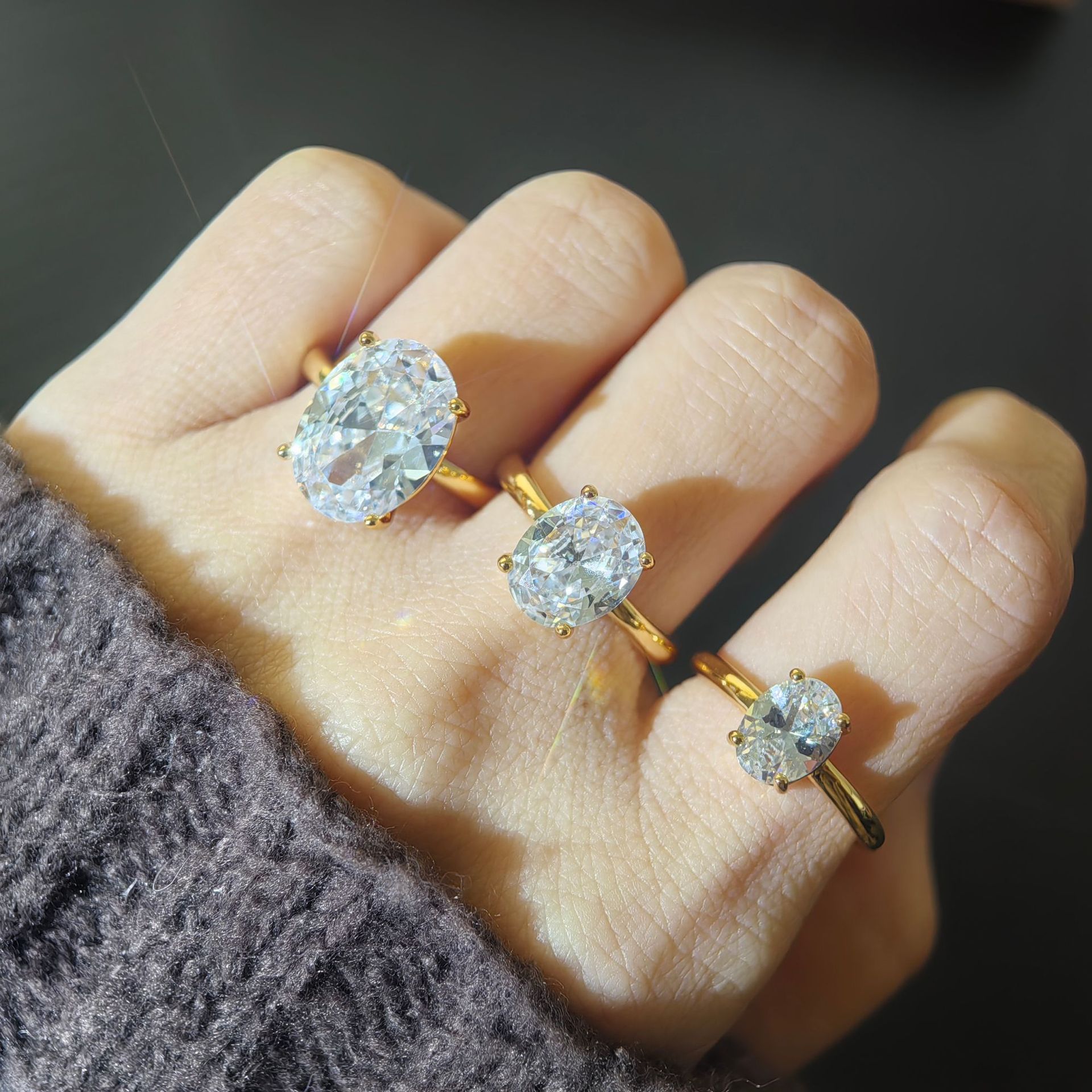8 karat oval kesim nişan yüzüğü 3A kübik zirkonya