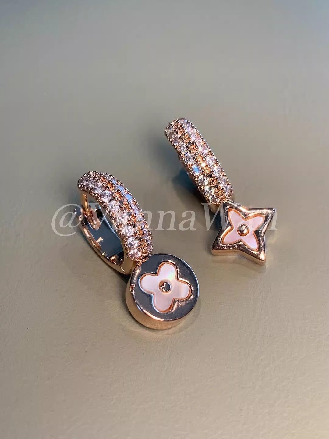 Four-Leaf Clover Earrings, White Shell, Vintage