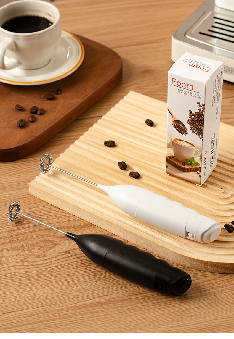 Wireless electric hand mixer