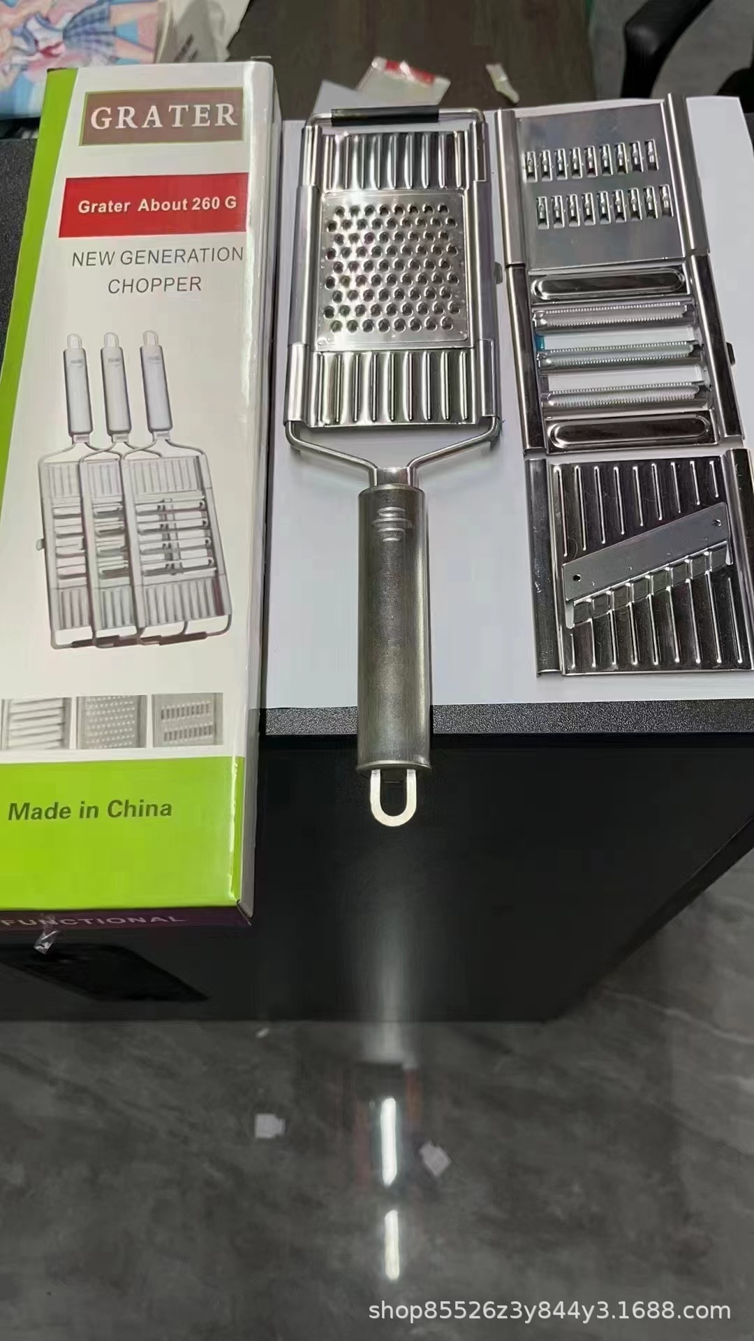 Multifunctional stainless steel grater, 4-in-1, vegetable shredding tool