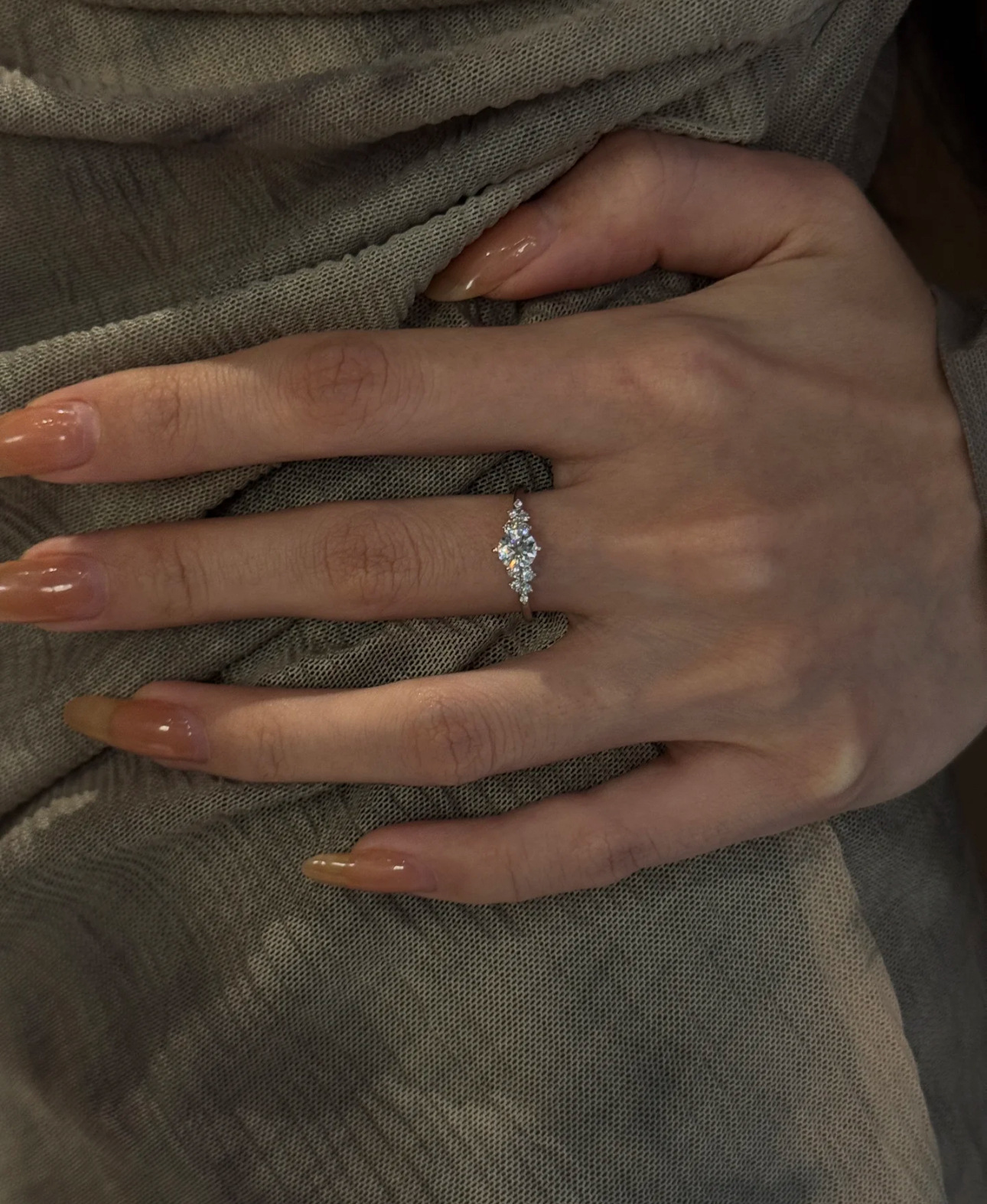 S925 sterling silver zircon ring, classic sparkling design