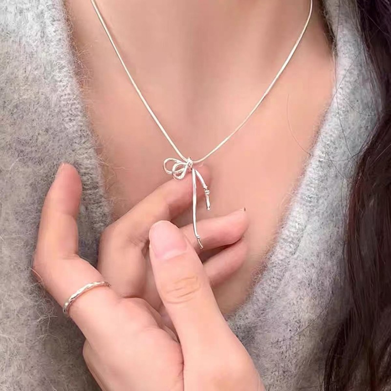 S999 gümüş kalp kolye, zirkon, çöpür zinciri, yaramaz stil tasarım