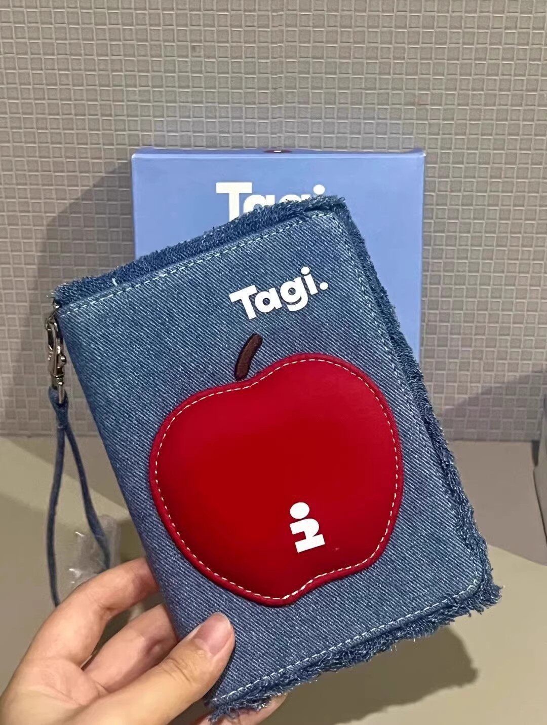 Tagi.护照夹钱包卡包证件收纳包小狗海星保护套多功能小便携旅行
