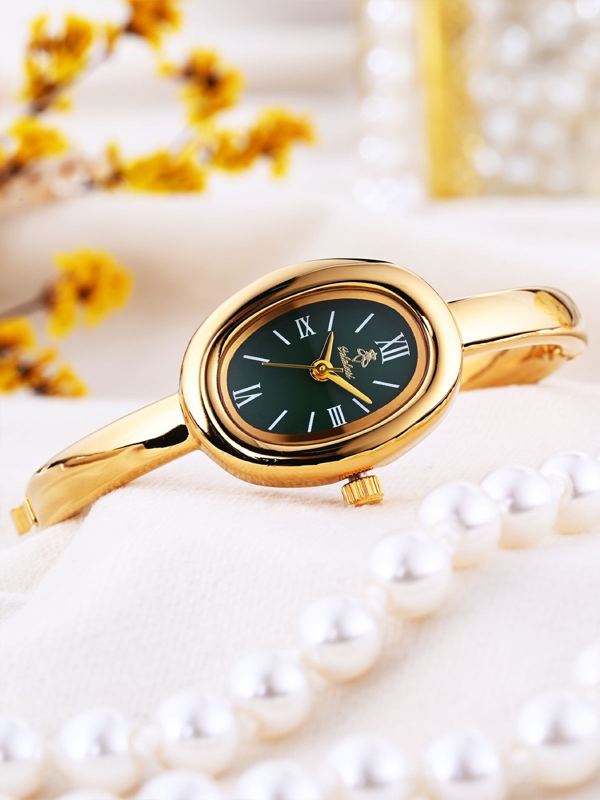 Yalalusi women's oval quartz wristwatch, gold