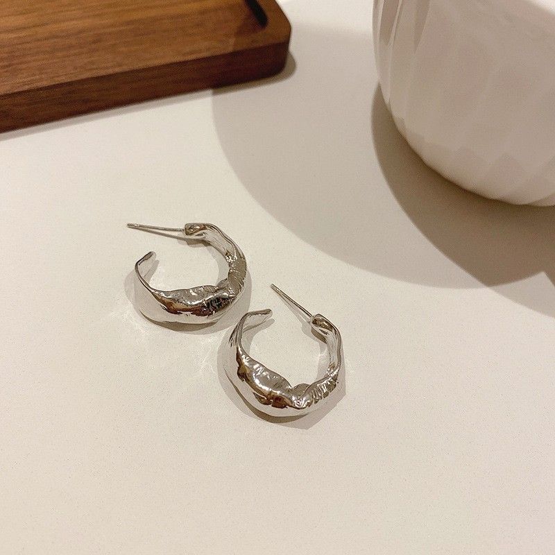 Silver needle C-shaped geometric earrings, elegant design