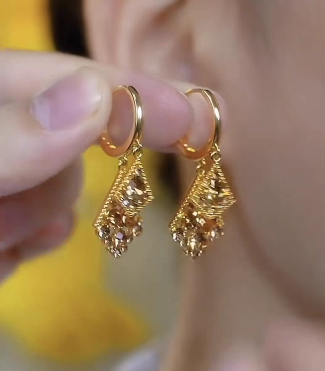 Diamantbeschichtete zweischichtige Rautenohrringe, kaffeebraun