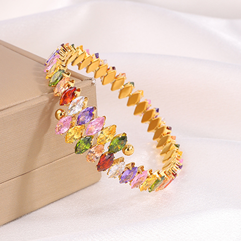 Titanstahl-Armband mit Zirkonia-Steinen, 18k vergoldet