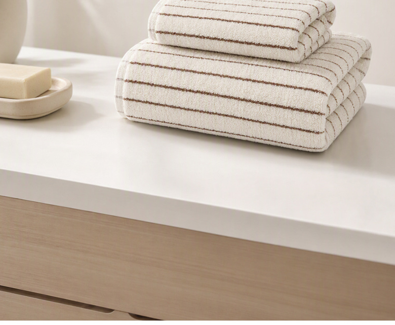 Feingestreiftes Baumwoll-Handtuchset, großes Badetuch