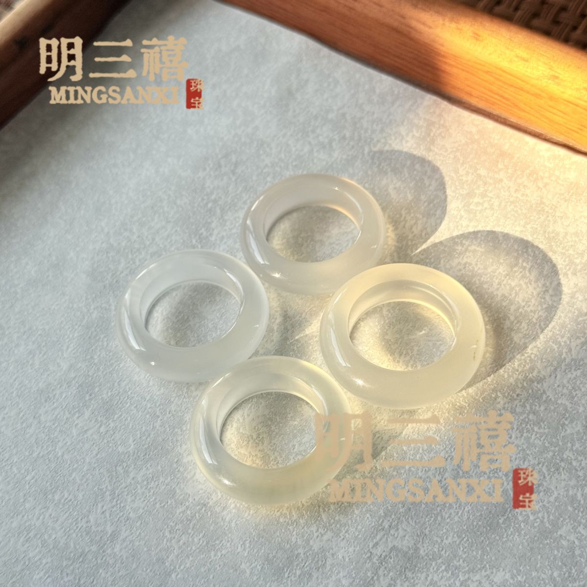 天然高冰马料白玉髓戒圈香槟金玛瑙戒指冰透粉玉石指环天空蓝戒指