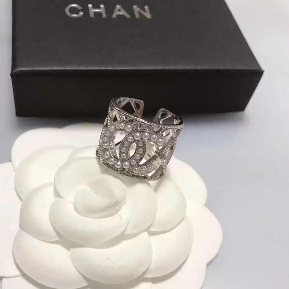 Vintage ring set, five-pointed star design, pearl details