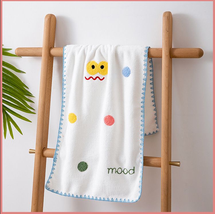 Korallenflausch-Handtuchset für Babys, gestickt, wassersaugend