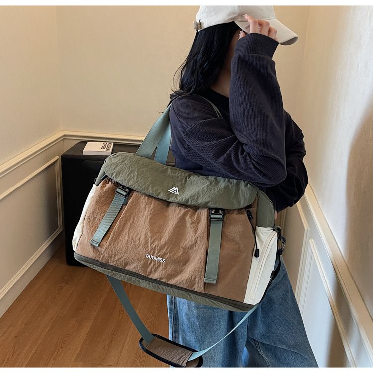 Women's travel bag with dry and wet separation, large capacity