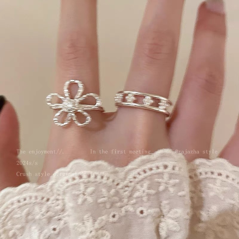Openwork flower ring, vintage French style