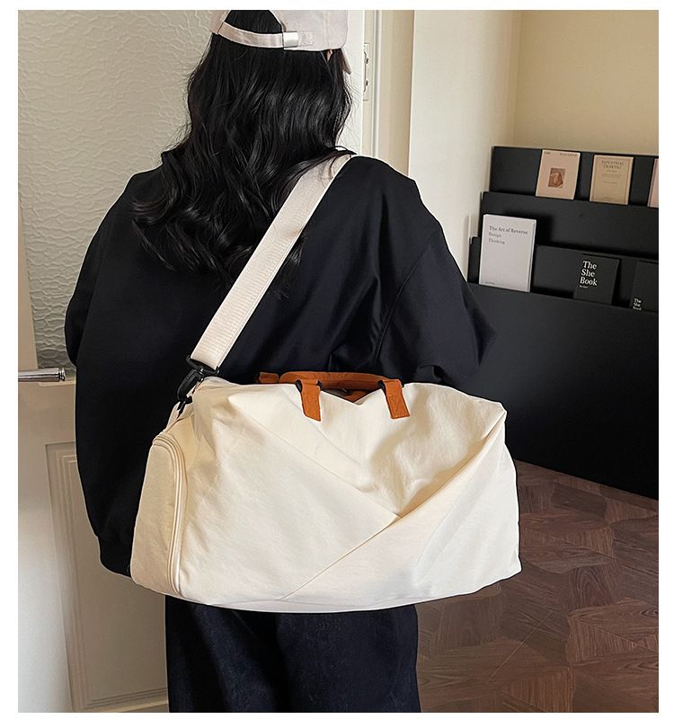 Großvolumige Reisetasche, leicht, mit Nassfach-Trennfunktion
