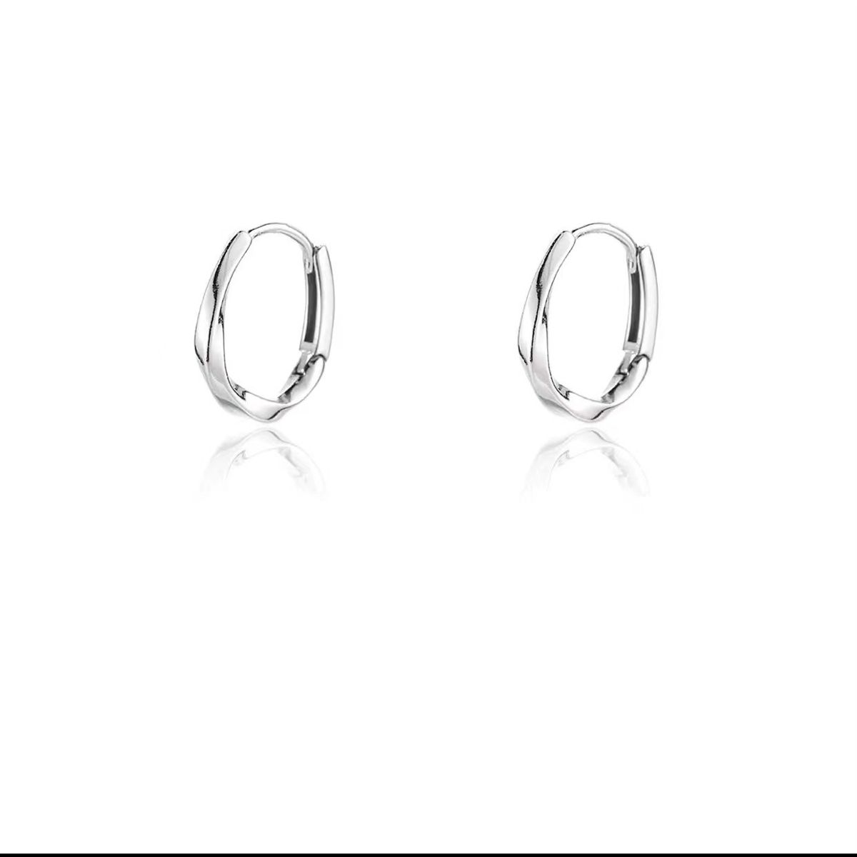 S999 sterling silver Möbius loop ear hoops