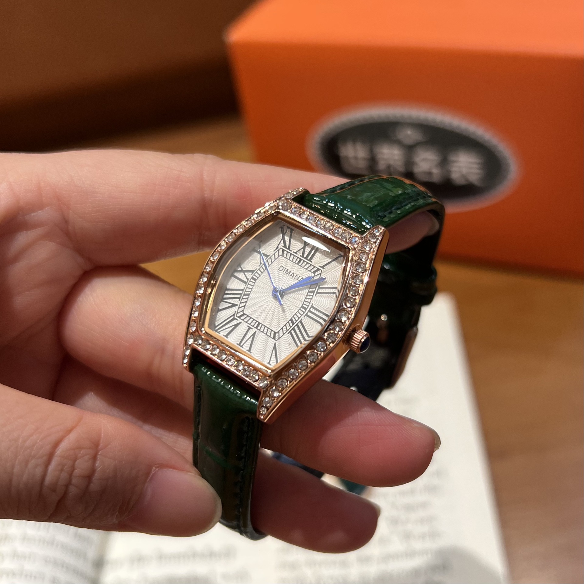 Retro Barrel-Shaped Women's Watch Roman Dial Leather Waterproof