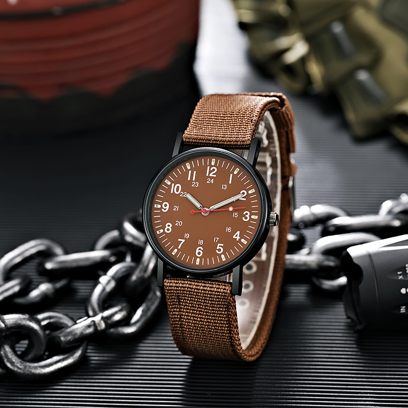 Three-Hand Quartz Men's Wristwatch