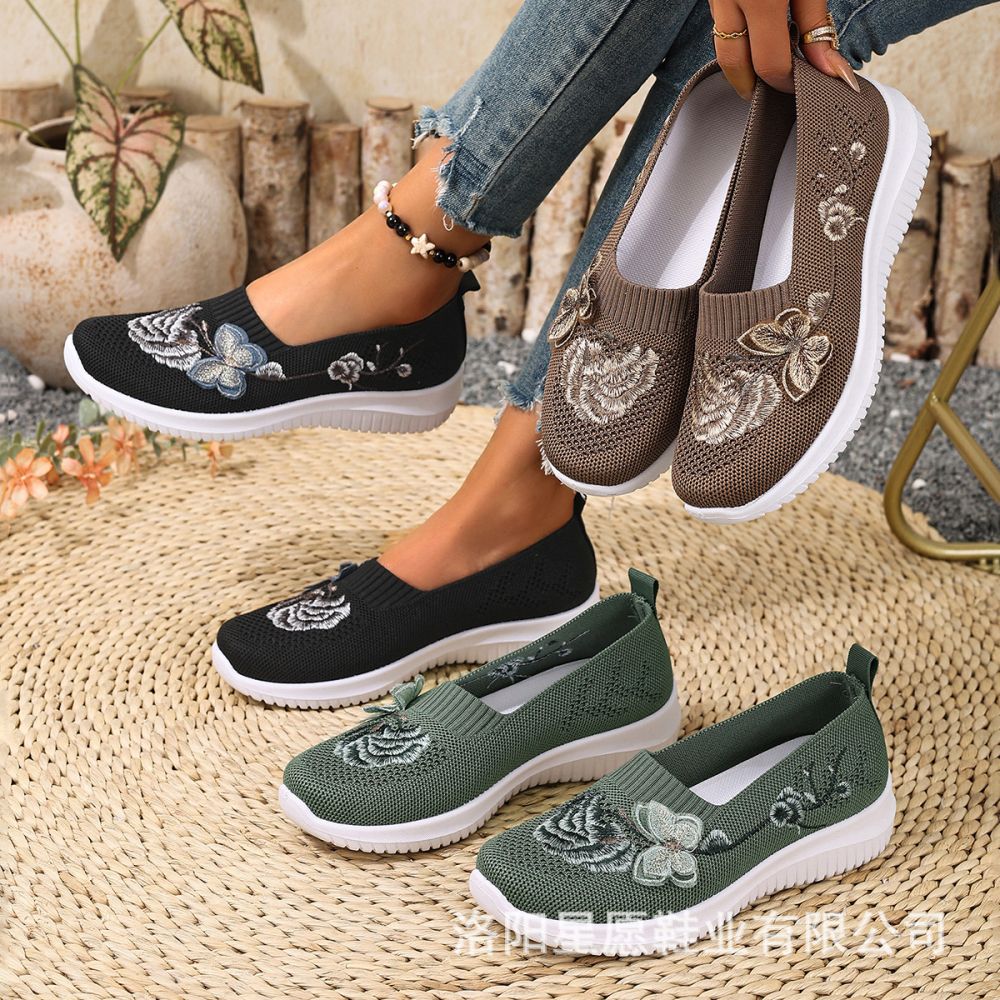 Women's Soft-Sole Old Beijing Cloth Shoes, Comfortable Everyday