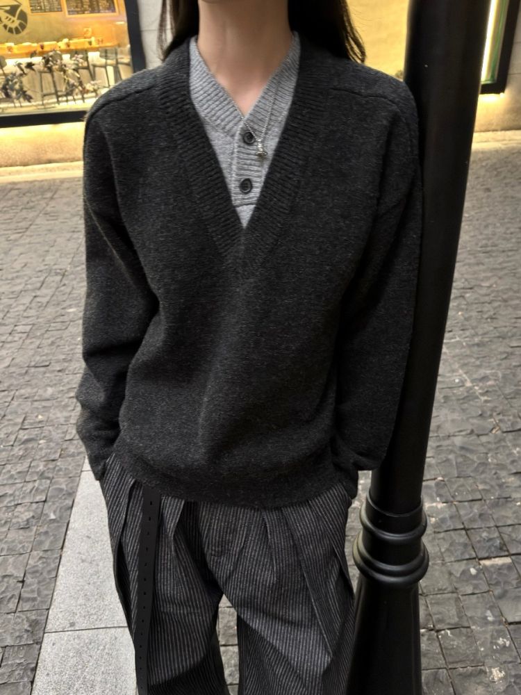 Faux Two-Piece V-Neck Sweater Men Autumn Winter Old Money Style High-End American Retro Teen Lazy Casual Knitted Sweater