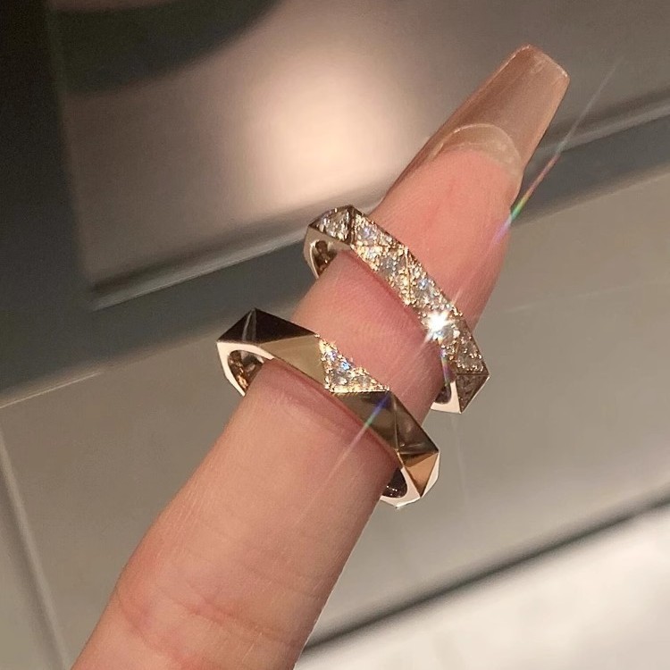 Vintage diamond lattice brushed ring for women, stackable