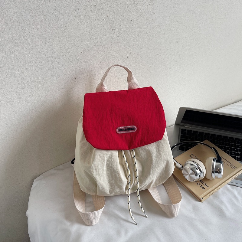 Modischer, leichter Rucksack aus Nylon für Damen, Modell 2025, trendig und vielseitig kombinierbar, koreanische Version für Studentinnen, Reise-Umhängerucksack, kleiner Rucksack