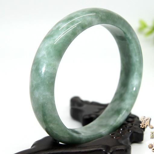 Natürliches grünes Jade-Armband für Damen, Blumenmuster