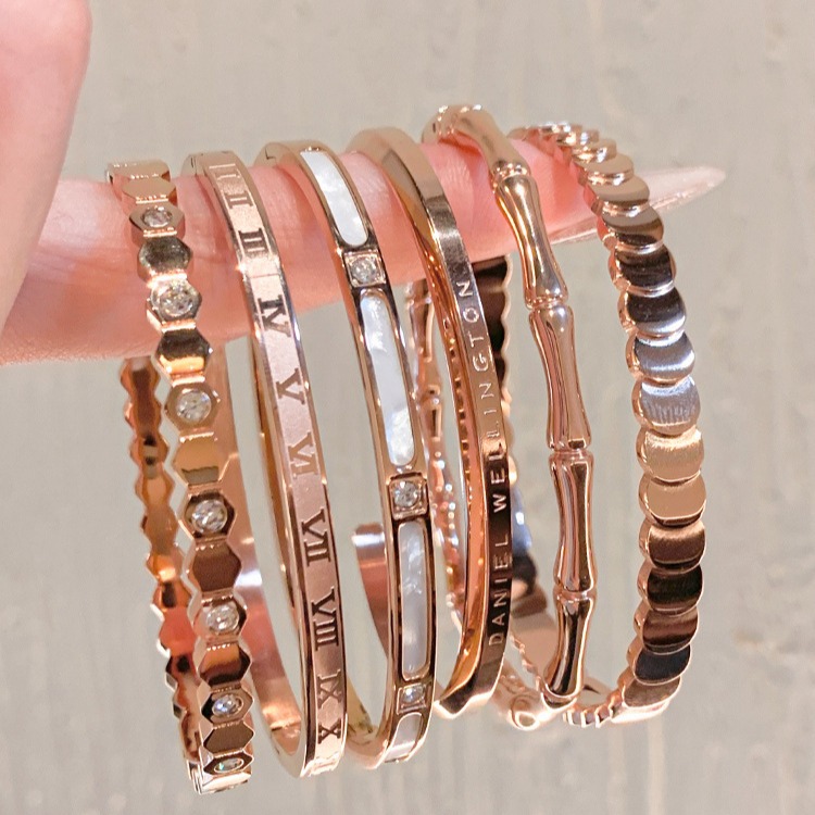 Zircon stone bracelet, lightweight luxury design
