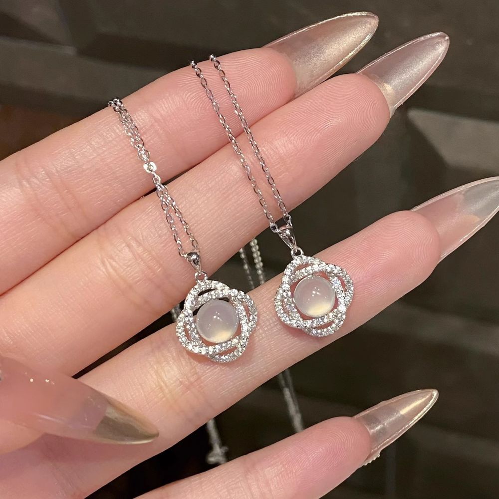 S925 sterling silver white chalcedony flower necklace
