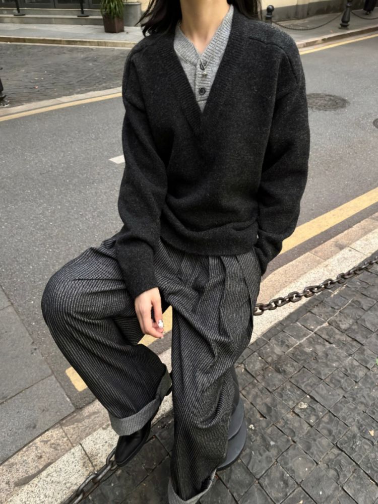 Faux Two-Piece V-Neck Sweater Men Autumn Winter Old Money Style High-End American Retro Teen Lazy Casual Knitted Sweater