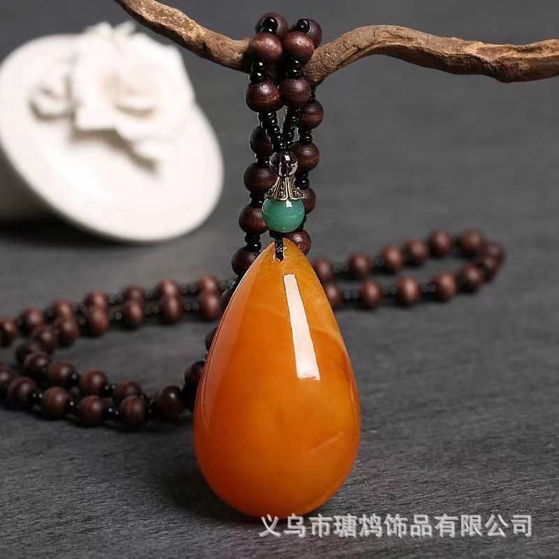 新款复古民族风老蜜蜡吊坠鸡翅木长项链女无事牌毛衣链棉麻配饰