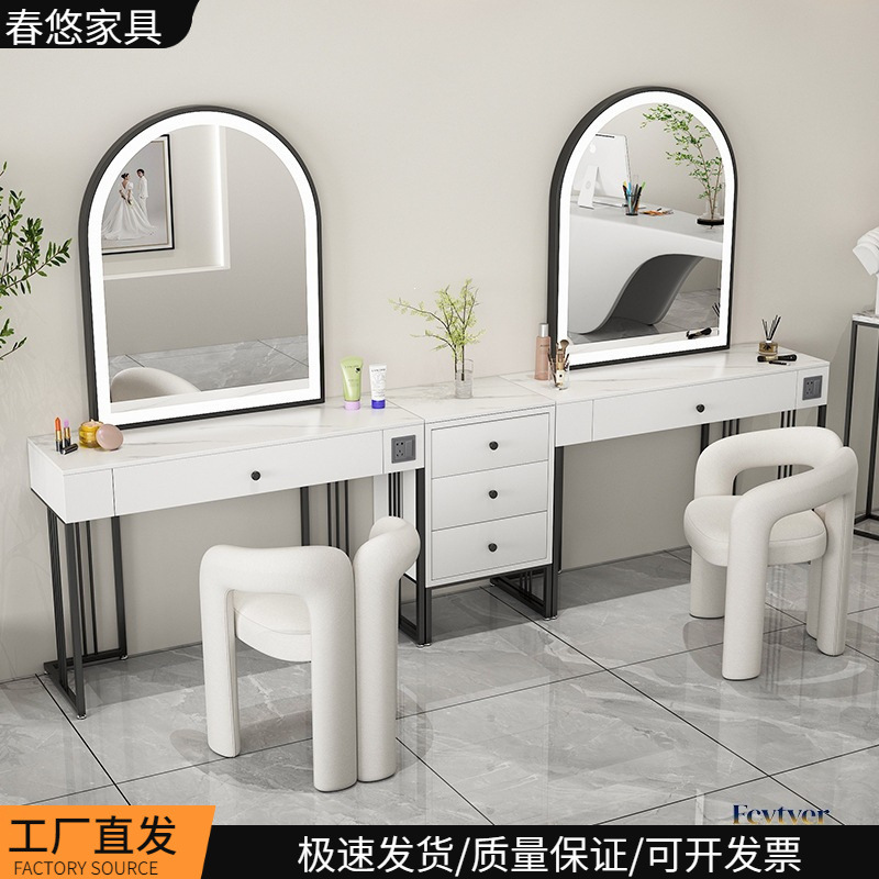 Cream-Style Studio Makeup Vanity Table with Lights