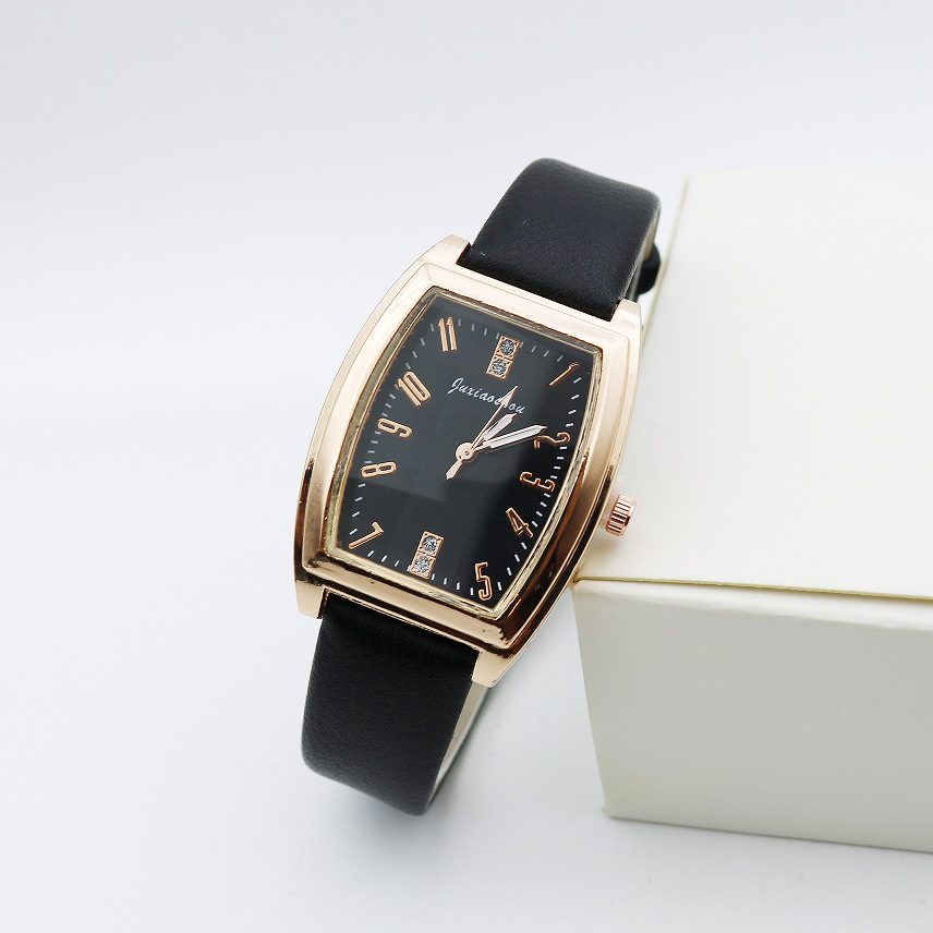 Retro quadratische Damenuhr mit Diamanten digitales Temperament Casual Uhr Damen Quarzuhr Damen beliebte Mode Quarzuhr