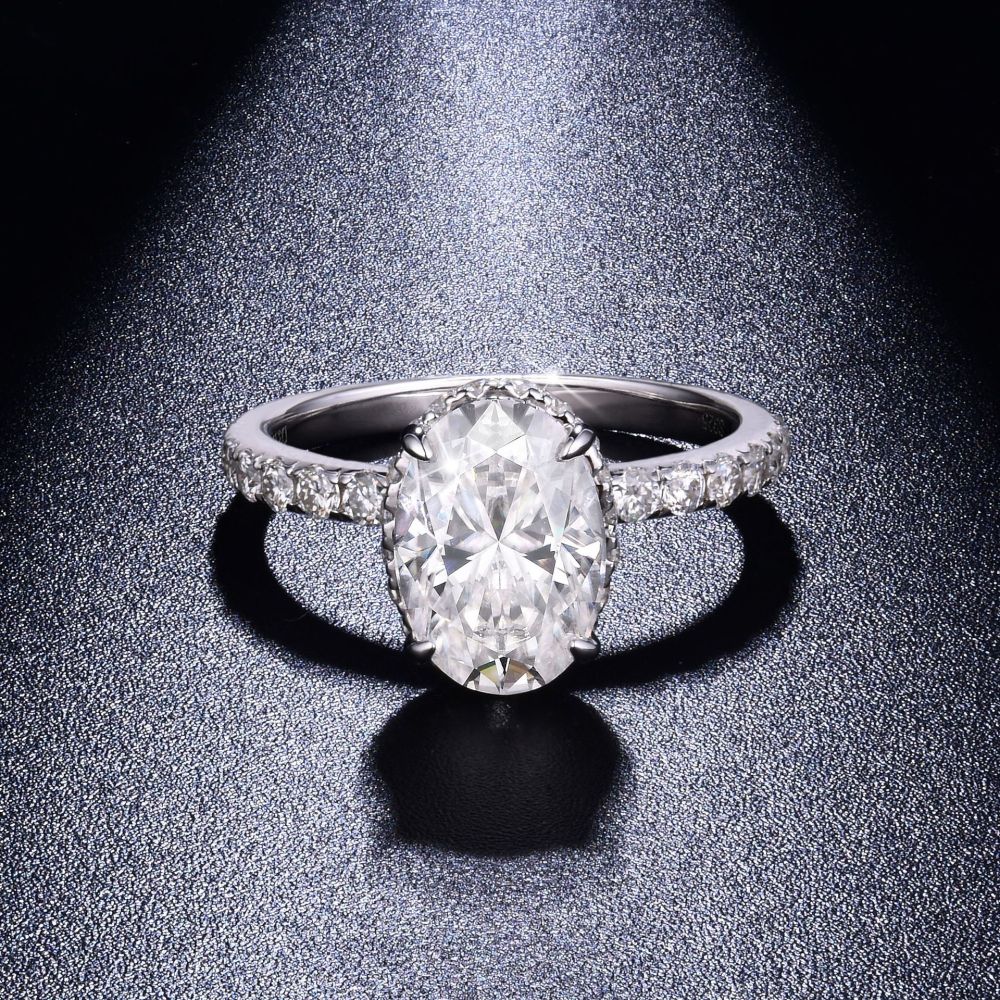 Ruizuan Jewelry Oval Moissanite Women's Ring Pigeon Egg 2.5 Carat Classic Four-Prong 925 Sterling Silver Cross-Border Wholesale Source