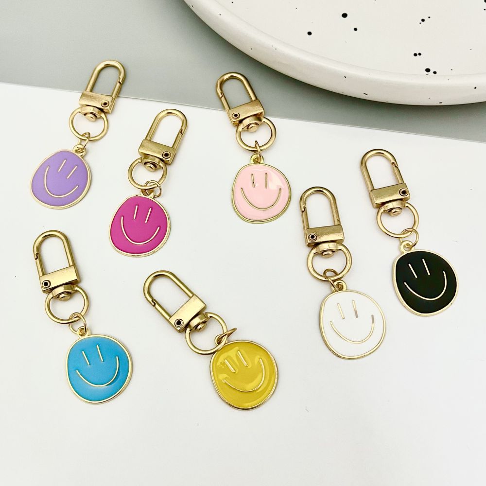 Regenbogen-Metall-Smiley-Schlüsselanhänger, Geschenk zum Schulanfang