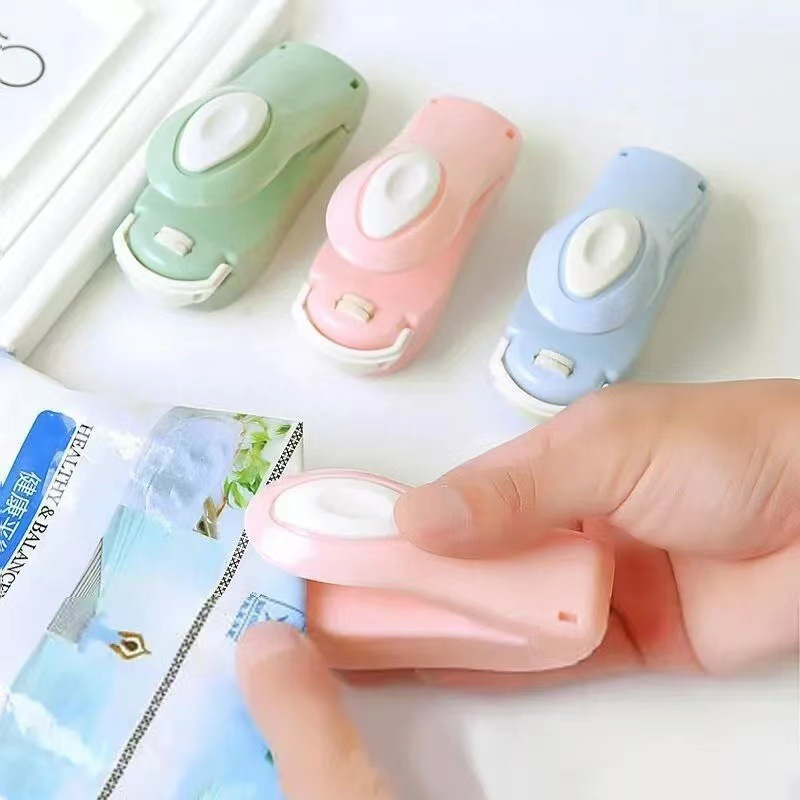 Hand Press Plastic Bag Sealer Mini Household Sealing Machine Snack Moisture-proof Sealing Artifact Portable Mini Heat Sealer