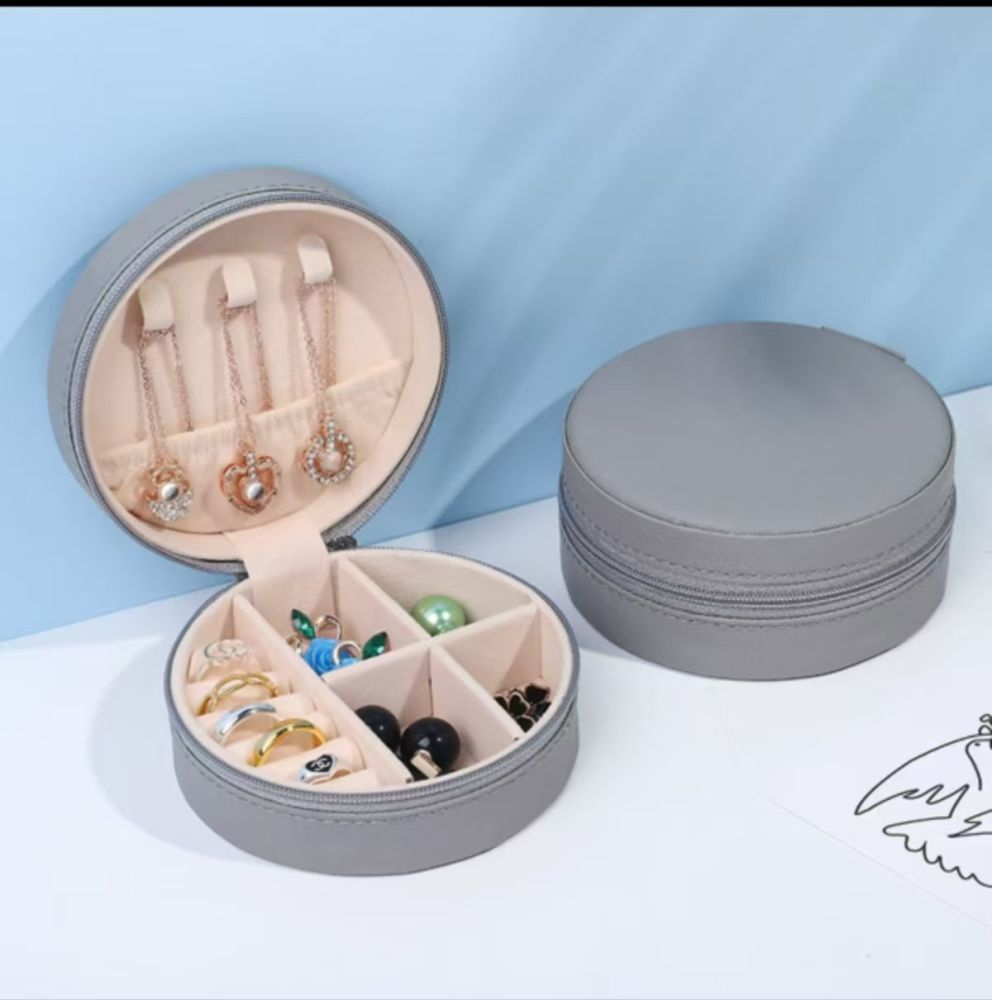 Runde Mini-Schmuckbox, elegante Schmuckschatulle, hochwertige tragbare Aufbewahrungsbox für Ohrringe, Halsketten und Ringe für Reisen - 12