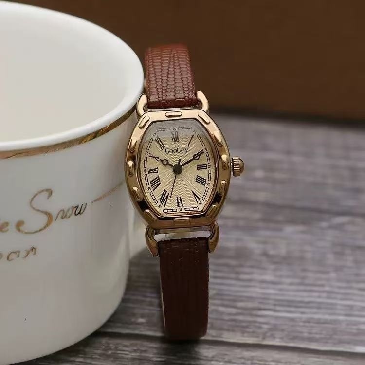 Barrel-Shaped Women's Quartz Watch Oval Leather Strap - 1