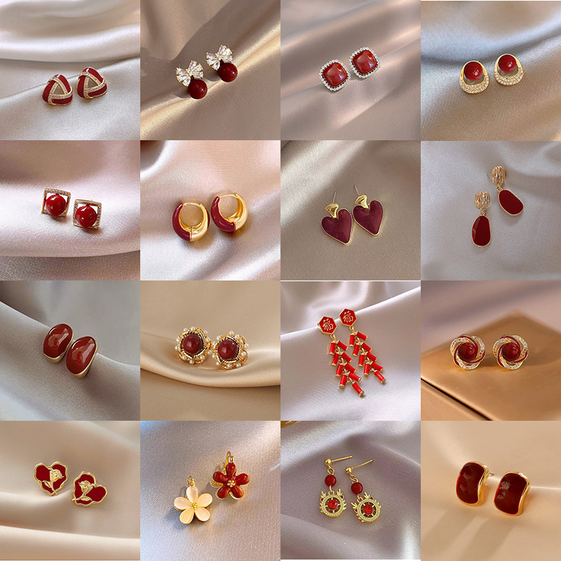 Vintage-Ohrringe in Rot mit Glasur-Tropfen