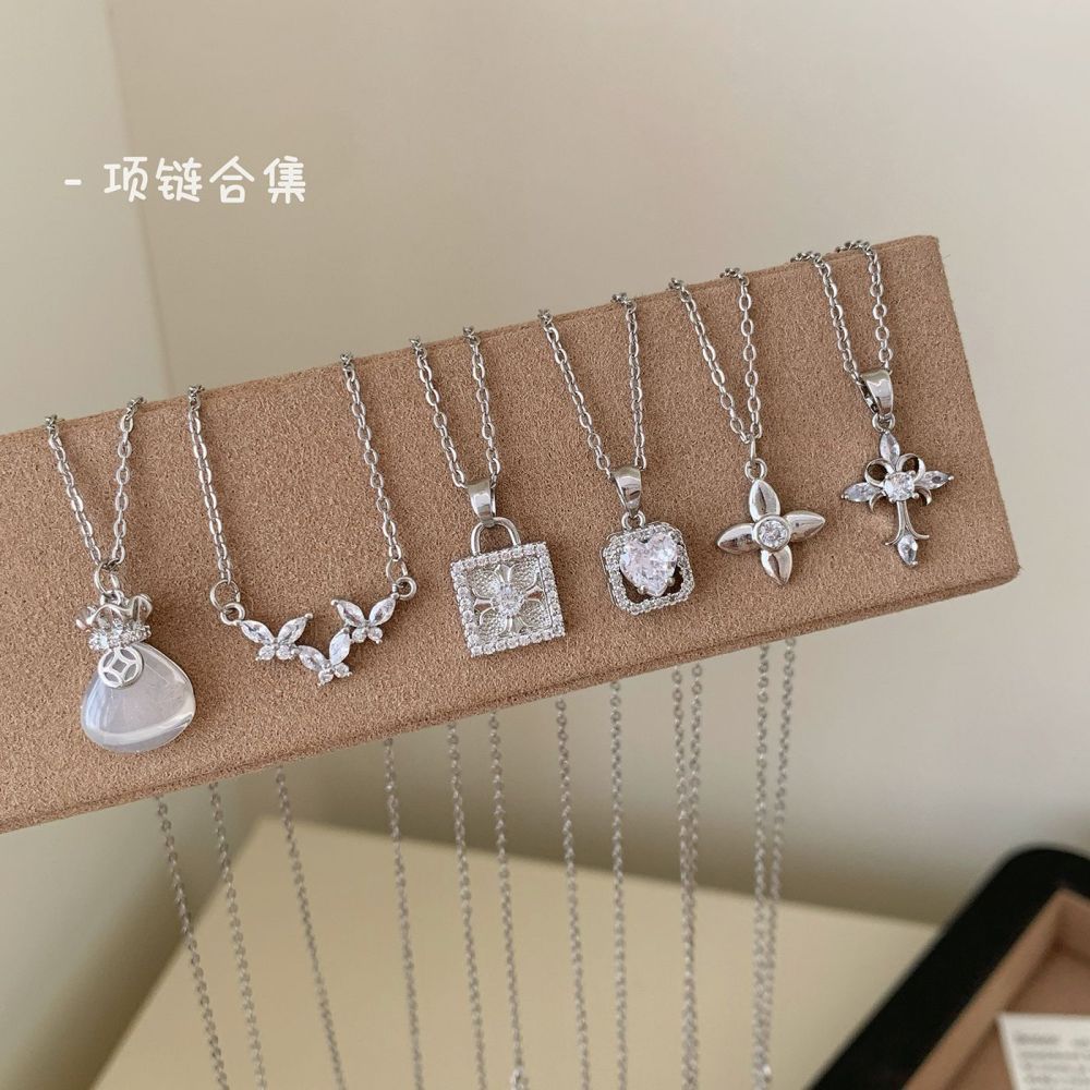 Stern- und Blüten-Quadrat Diamant Halsketten-Set