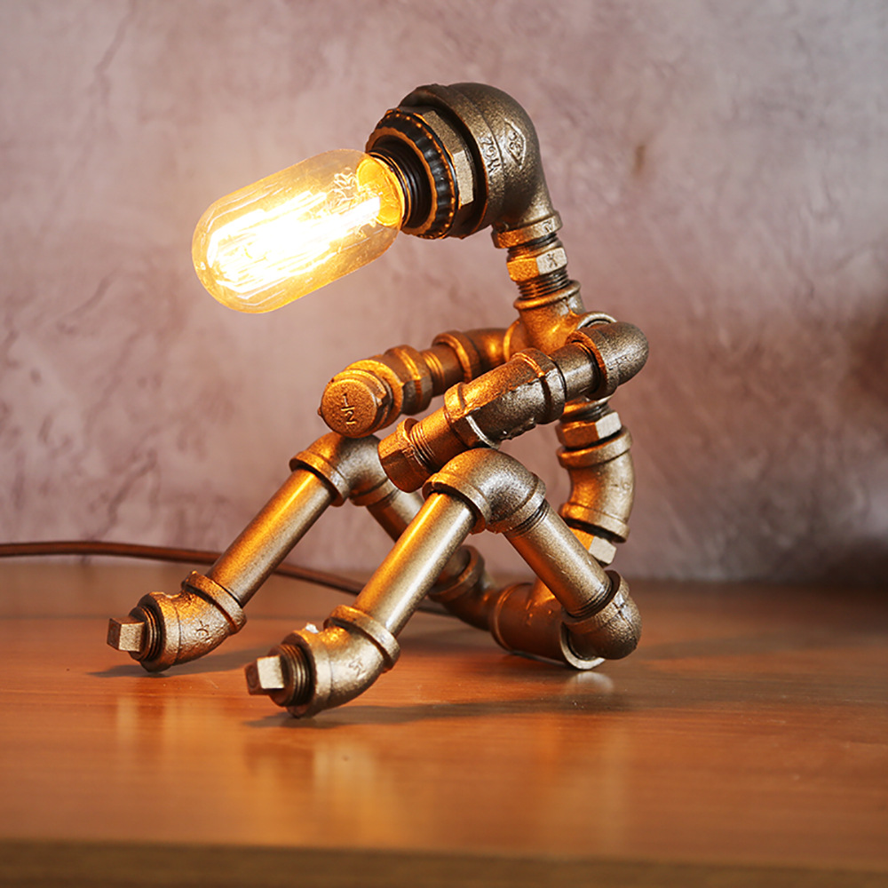 Retro su borusu punk robot masa lambası