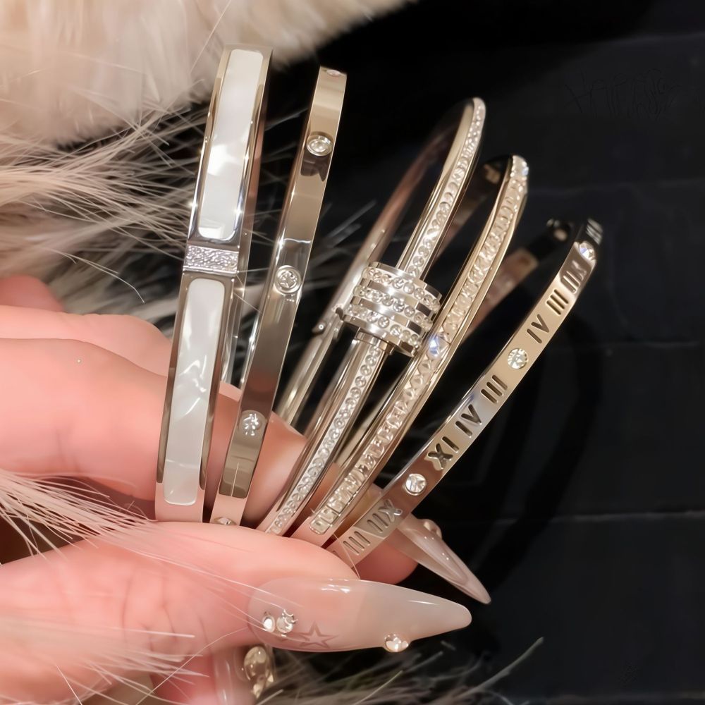 Stainless steel bracelet for women, premium electroplating silver bracelet, Korean star design, non-fading, niche style, open bracelet.