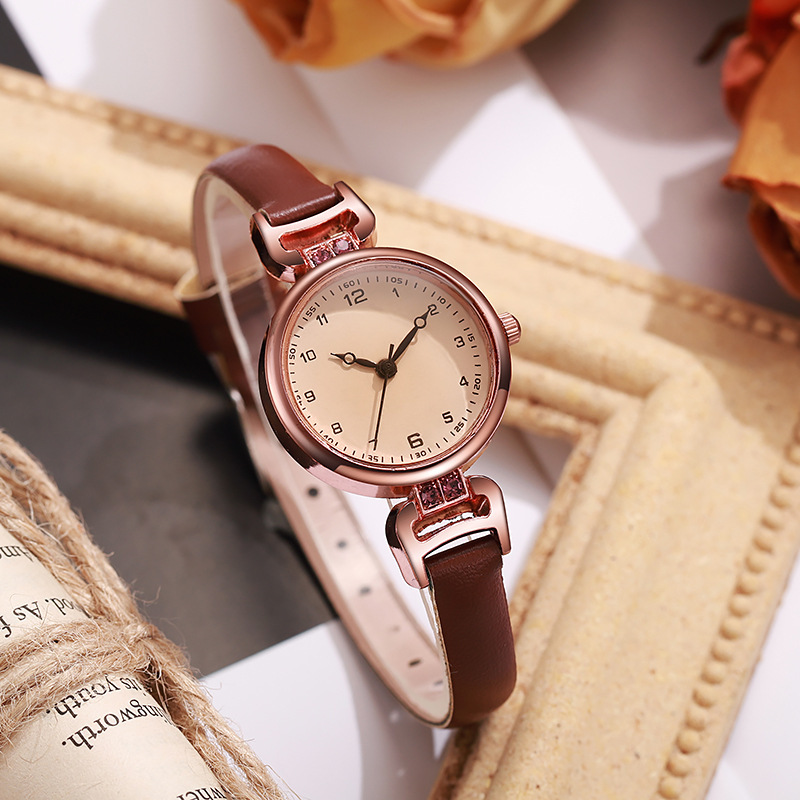 Damen-Quarzarmbanduhr, Vintage-Design, kleines Zifferblatt, britischer Stil